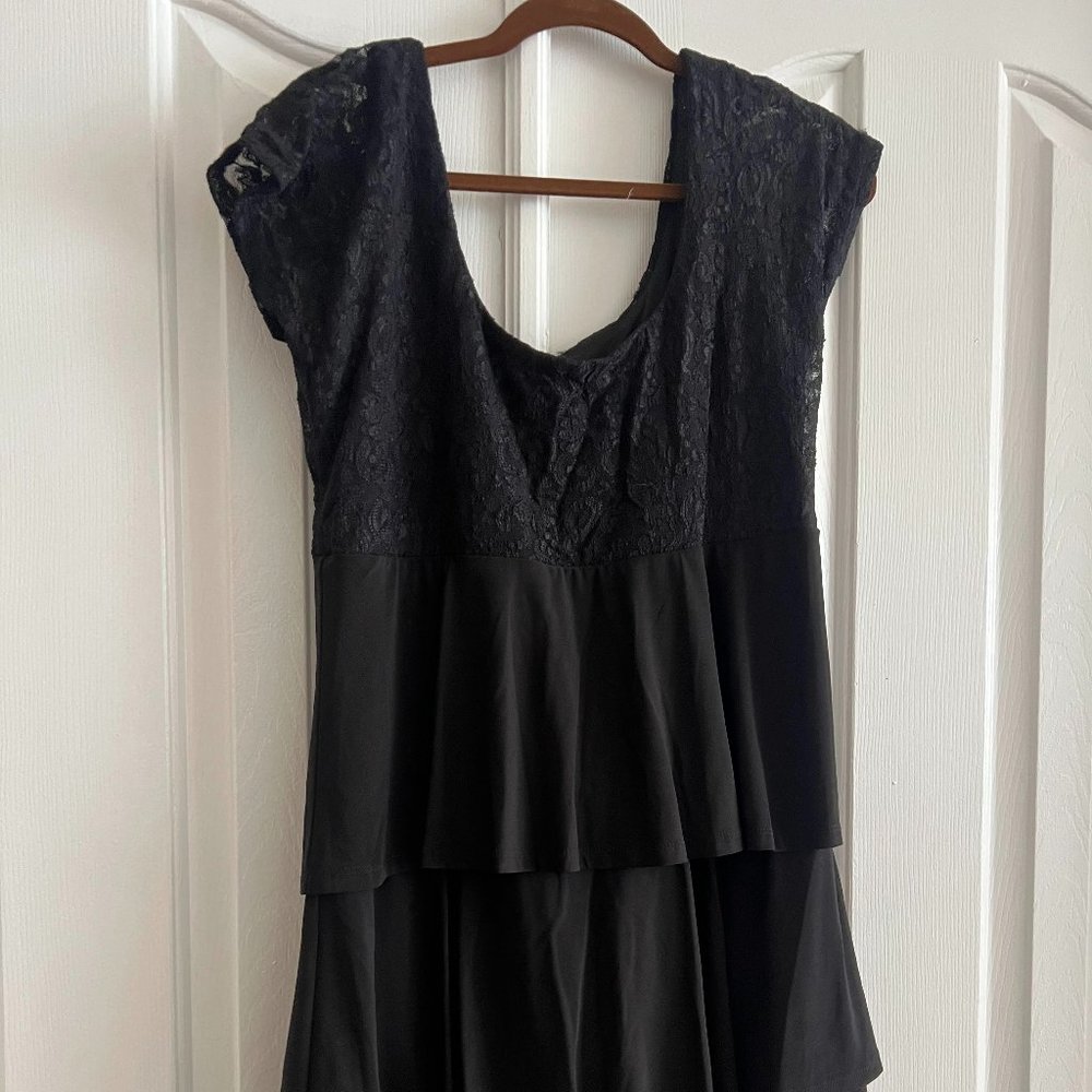 TIANA B. BLACK LACE DRESS